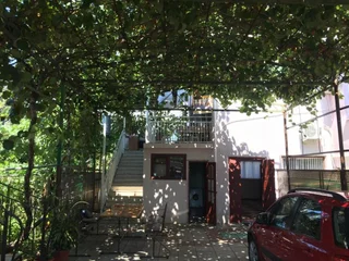 Гагра: Guest House on Shapsugskaya 2A
