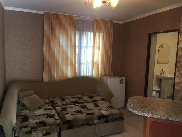 Гагра: Guest House on Shapsugskaya 2A