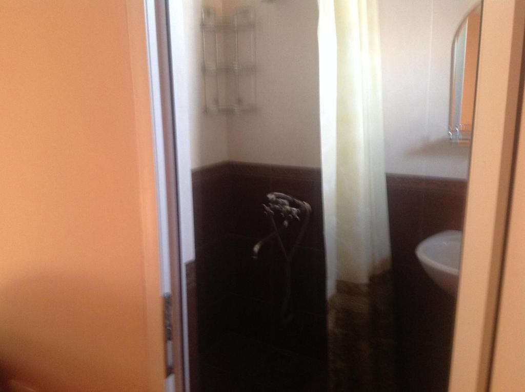 Гагра: Guest House on Shapsugskaya 2A