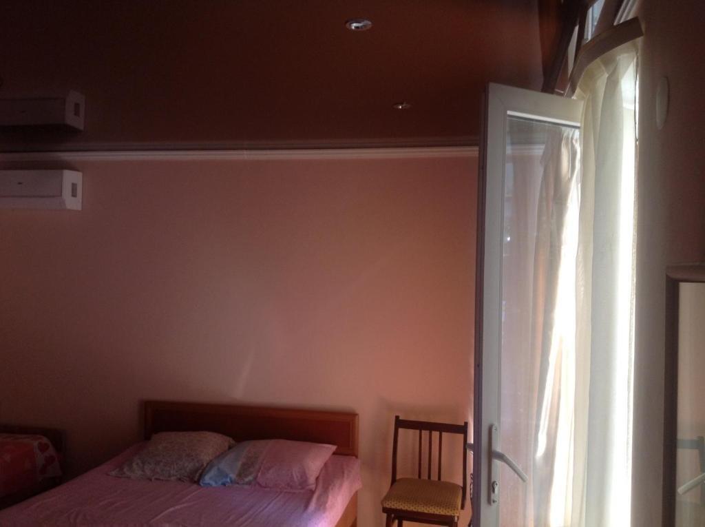 Гагра: Guest House on Shapsugskaya 2A