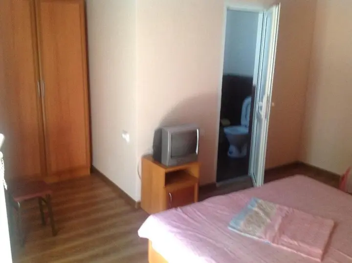 Гагра: Guest House on Shapsugskaya 2A