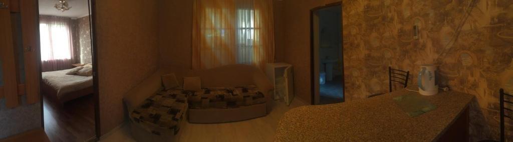 Гагра: Guest House on Shapsugskaya 2A