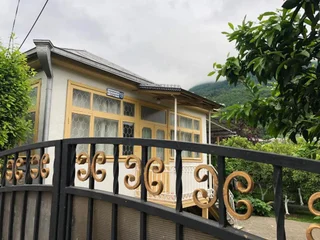 Гагра: Holiday Home On Sosnalieva 19