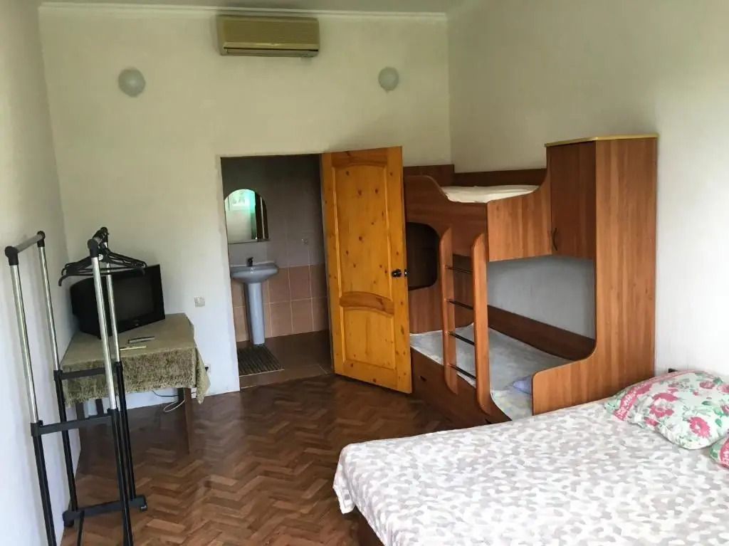 Пицунда: Guest House on Apsny 24a