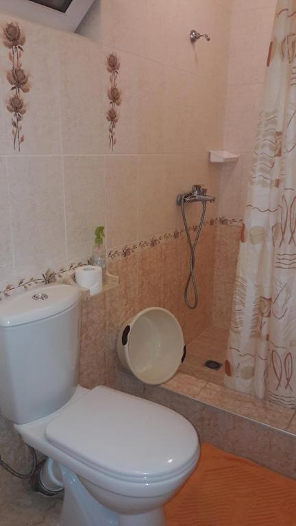 Пицунда: Guest House on Nazadze 62?