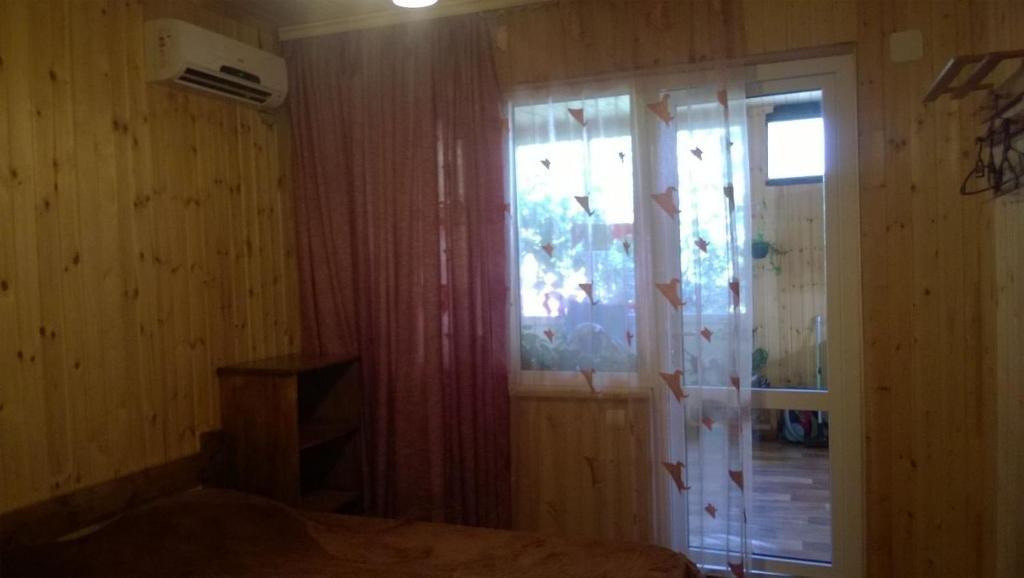 Пицунда: Guest House on Nazadze 62?