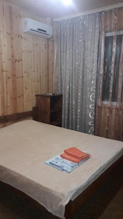 Пицунда: Guest House on Nazadze 62?