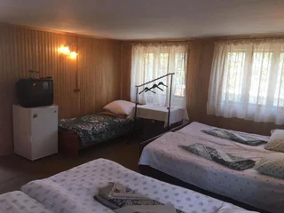 Гагра: Guest House on Lakoba 7