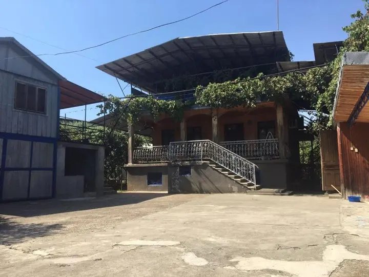Гагра: Guest House on Lakoba 7