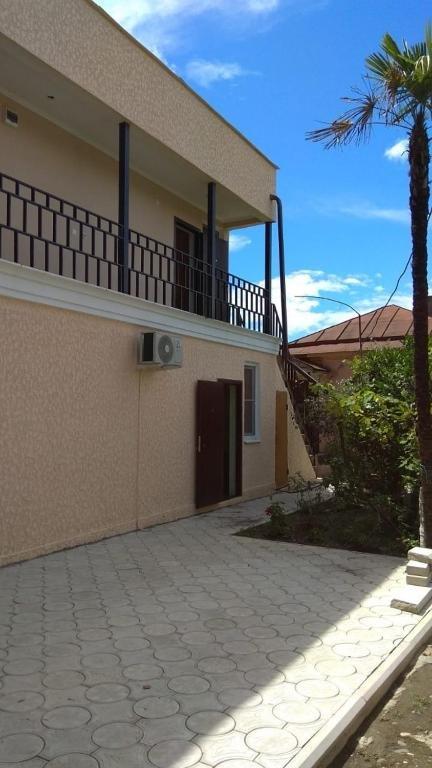 Сухум: Guesthouse on Adleiba 204