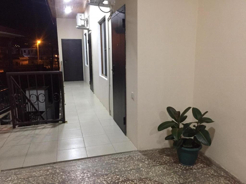 Сухум: Guesthouse on Ardzinba 180