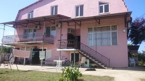 Сухум: Guesthouse on Bratiev Ezugbaya 26