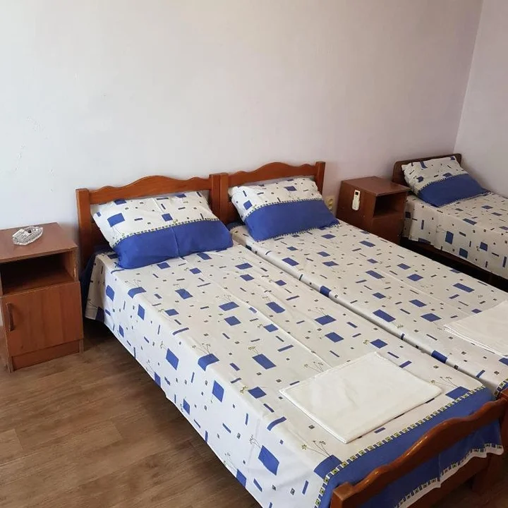 Лдзаа: Ldzaa 1komn. kv. na beregu morja