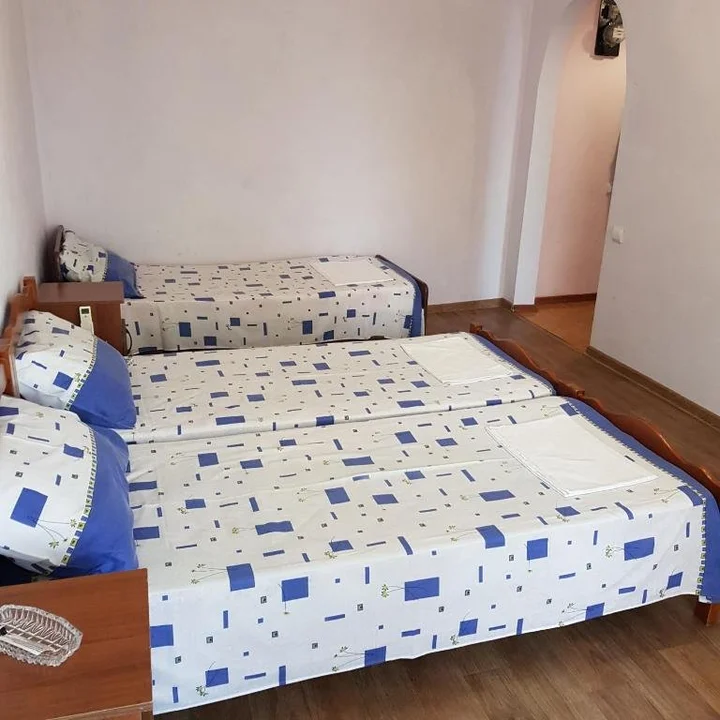 Лдзаа: Ldzaa 1komn. kv. na beregu morja