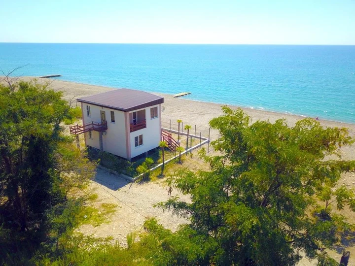 Гудаута: Apartments Izumrudniy Bereg