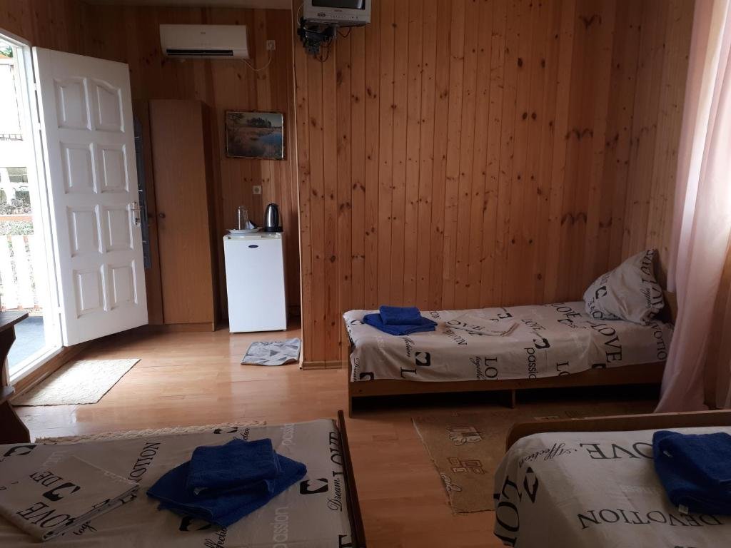 Новый Афон: Guest House Mandarinoviy Rai
