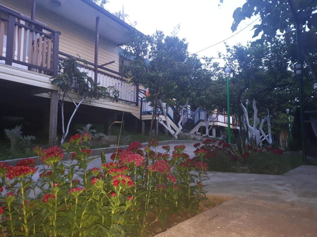 Новый Афон: Guest House Mandarinoviy Rai
