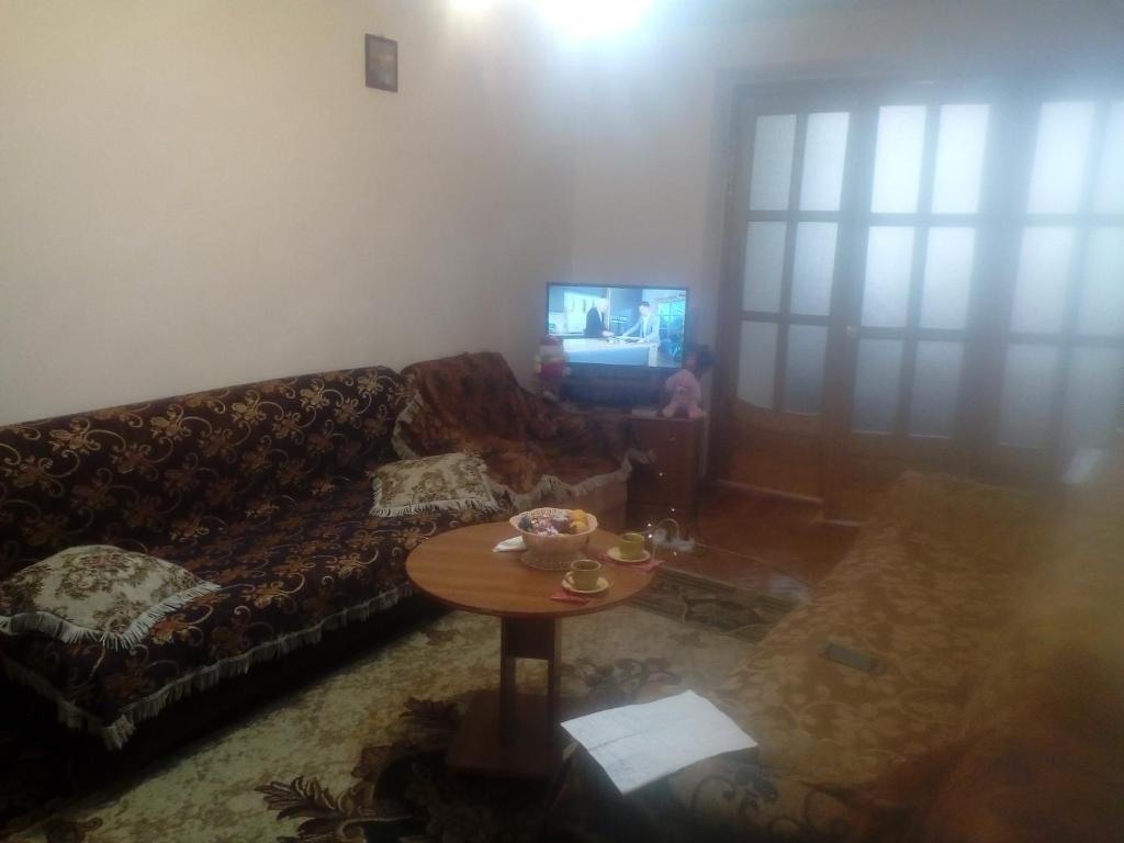 Сухум: Apartment on Akirtava 21