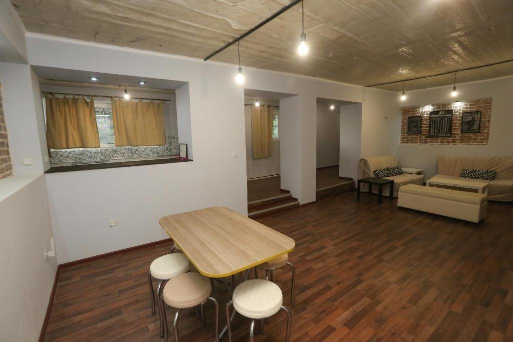 Сухум: Casa-Colina 1 terrasa s vidom na gory i more