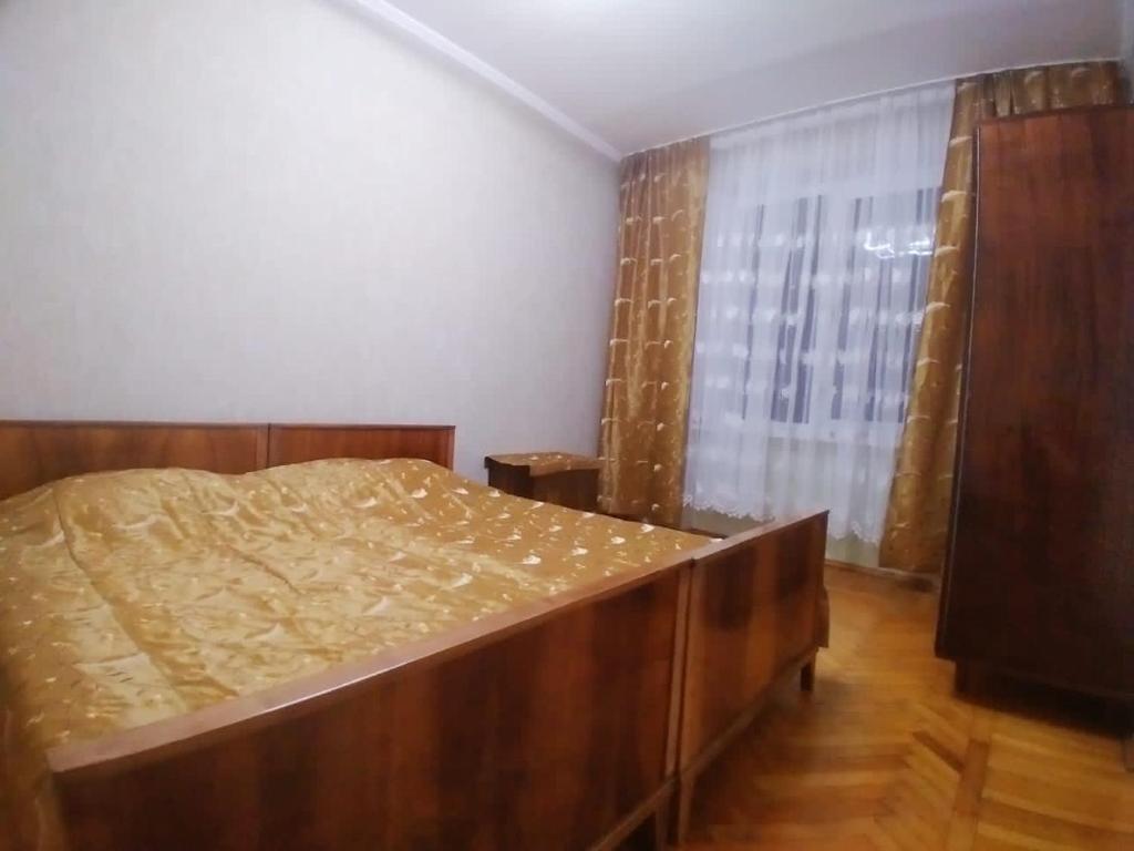 Гагра: 3-h komnatnaja kvartira s vidom na more