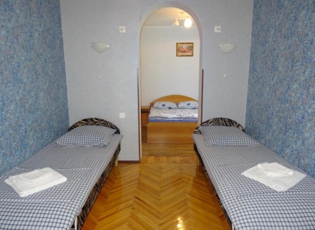 Гагра: Ardzinba 144