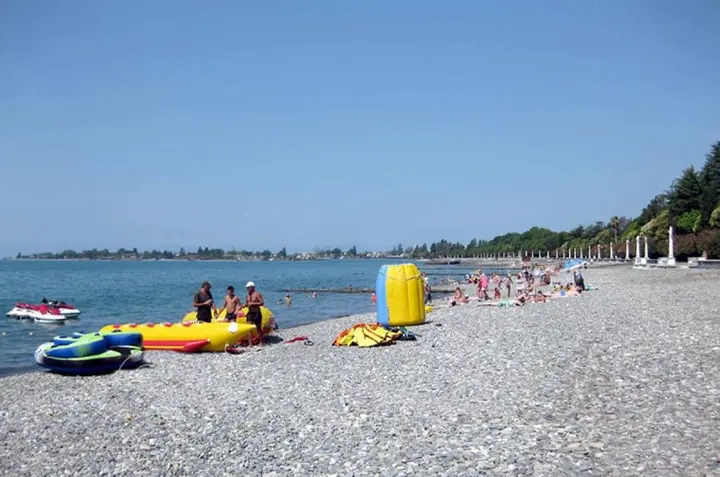 Сухум: 1 Kvartira Ljuks u morja