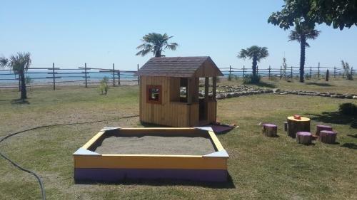 Молочный: BLACK-HOUSE