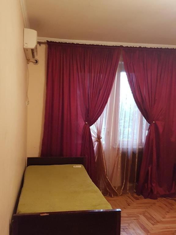 Сухум: Apartments on prospect Mira 148