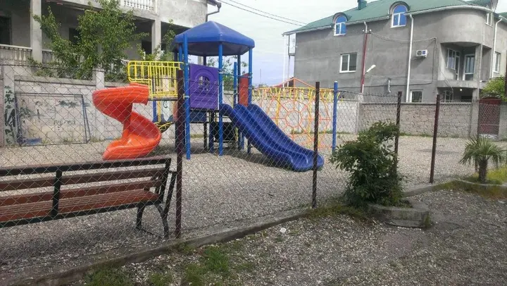 Сухум: 3 room apartment in Sukhum