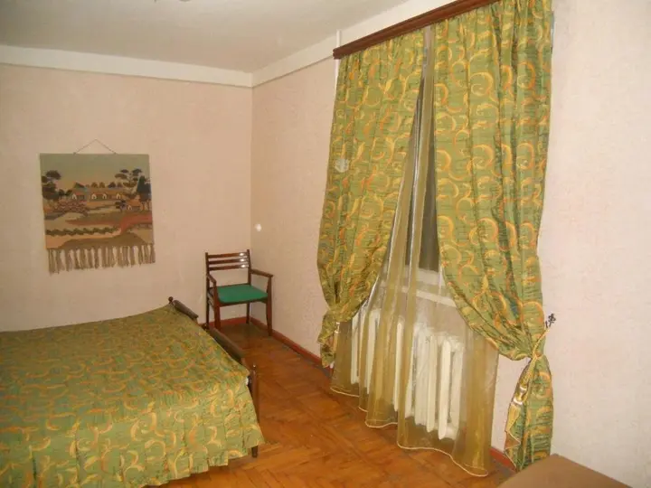 Сухум: 3 room apartment in Sukhum