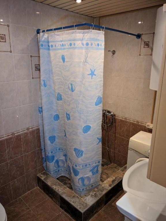 Гагра: Apartment on Abazgaa 37