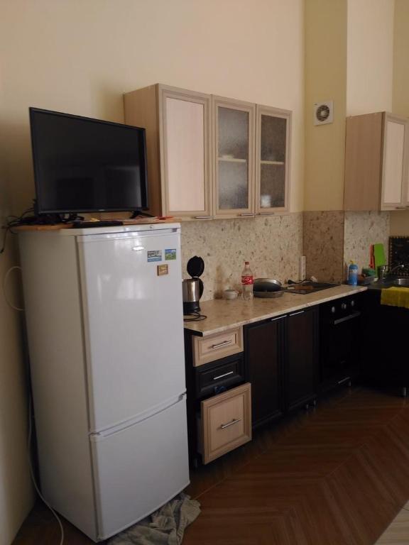 Сухум: 5-minutes to the sea apartment