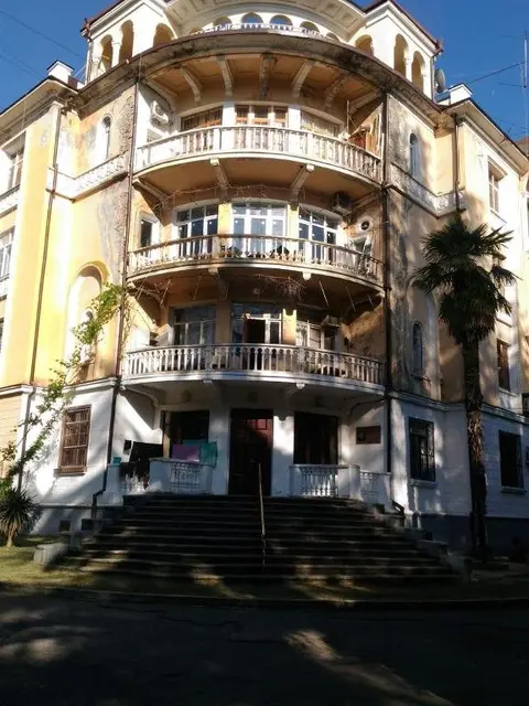 Сухум: 5-minutes to the sea apartment