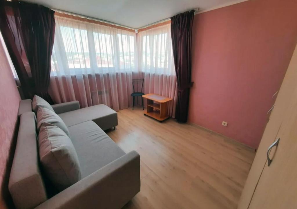 Гагра: 2-room flat on centre of Gagra