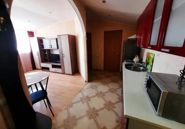 Гагра: 2-room flat on centre of Gagra