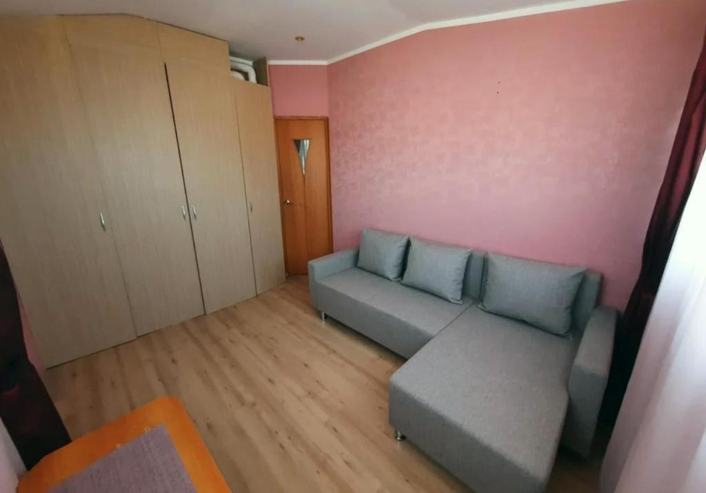 Гагра: 2-room flat on centre of Gagra