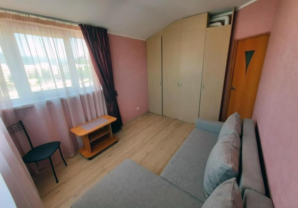 Гагра: 2-room flat on centre of Gagra