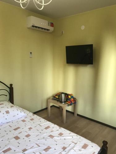 Гагра: Guest House on Geroyev 16 Marta 12