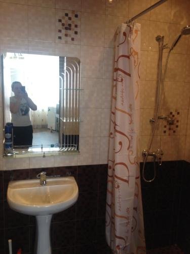 Гагра: Guest House on Geroyev 16 Marta 12