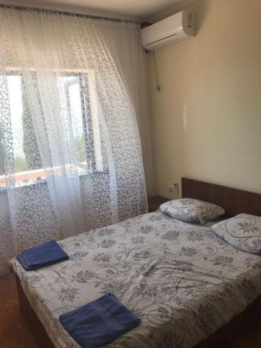 Гагра: Guest House on Geroyev 16 Marta 12