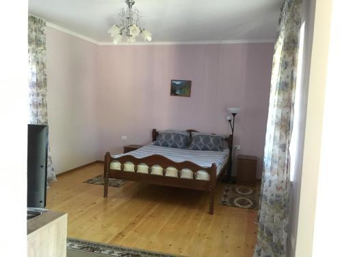 Сухум: Guest house on Shakirbay 11