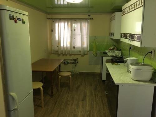Сухум: Guest house on Shakirbay 11