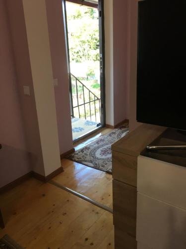 Сухум: Guest house on Shakirbay 11
