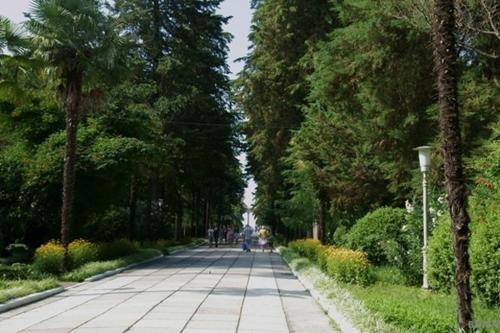 Сухум: Guest house on Shakirbay 11