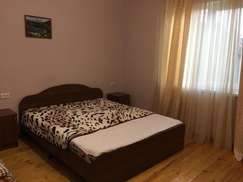 Сухум: Guest house on Shakirbay 11