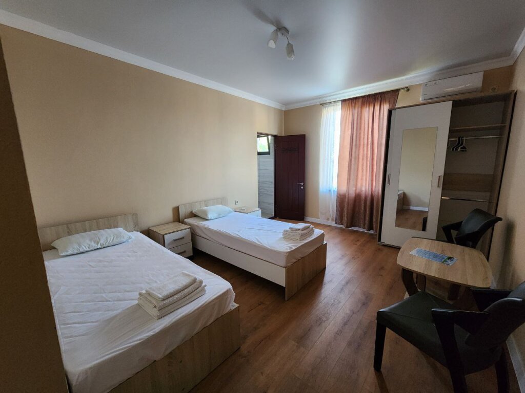 Гудаута: Liana Guesthouse