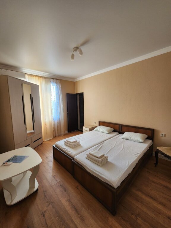 Гудаута: Liana Guesthouse