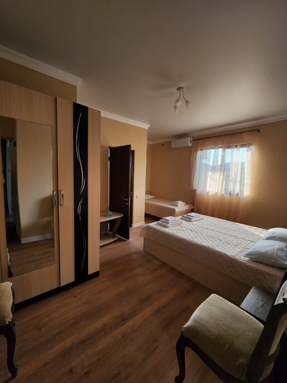 Гудаута: Liana Guesthouse