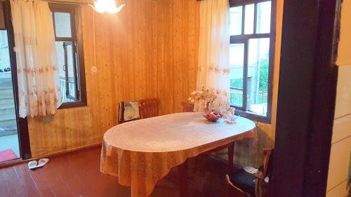 Цкуара: Mandarin Baza Otdyha
