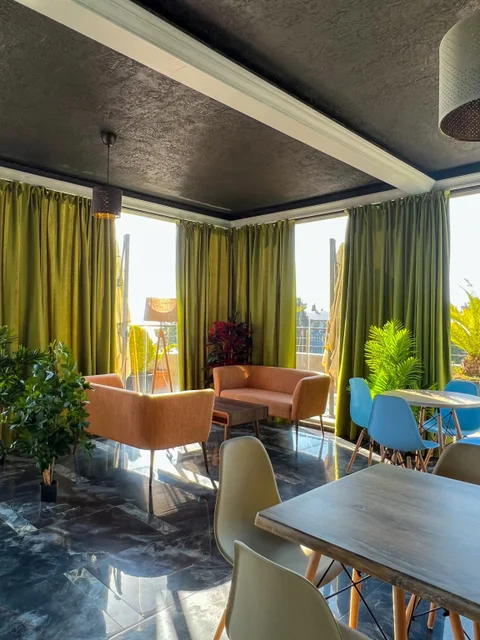 Гагра: Hotel Medoviy